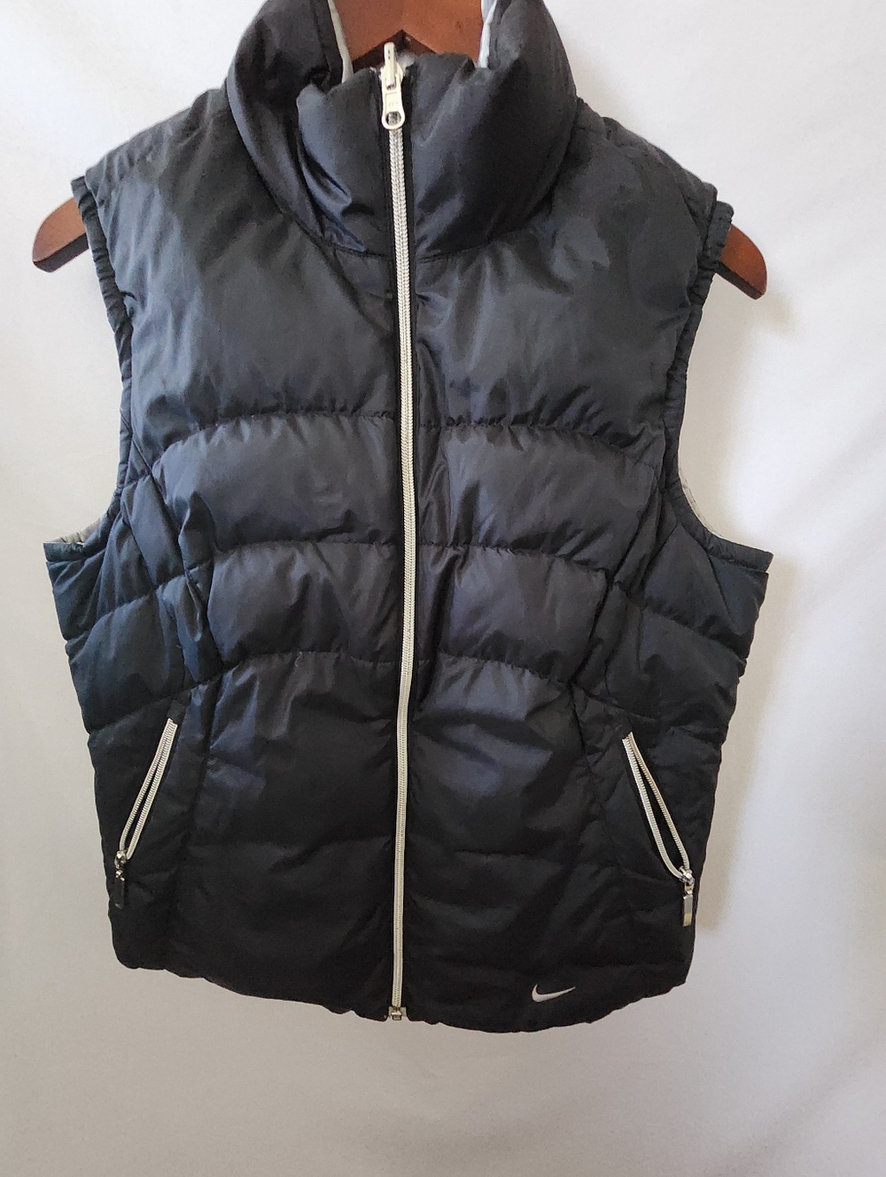 Nike Reversible Down Vest. Size Large